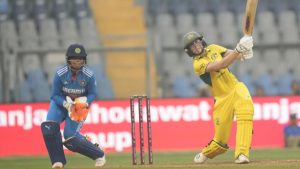 Read more about the article Aussies pull off second-greatest run chase in history to stun India